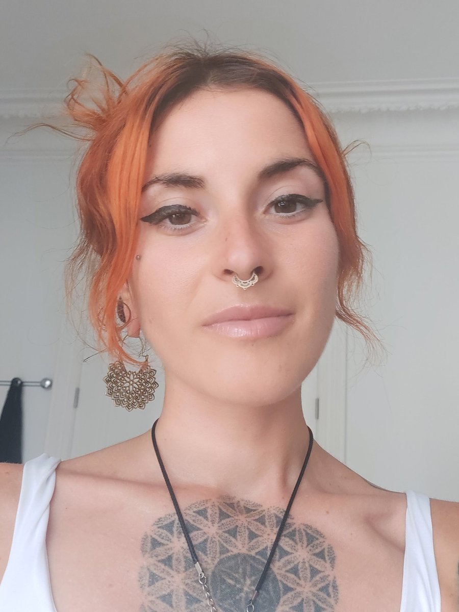 Photo HD Brighid Suicide - 1