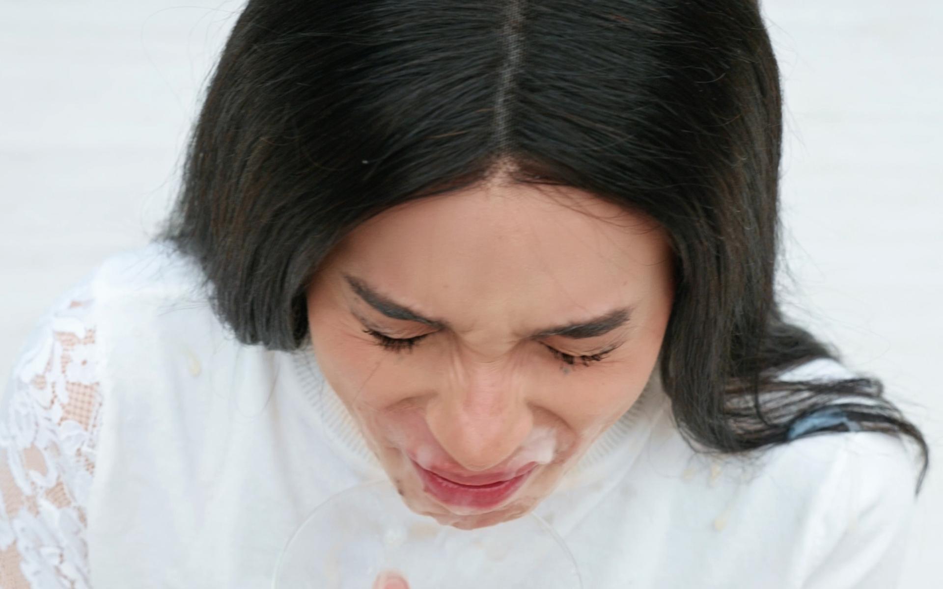 Saba Lapiedra swallowing 58 big loads
