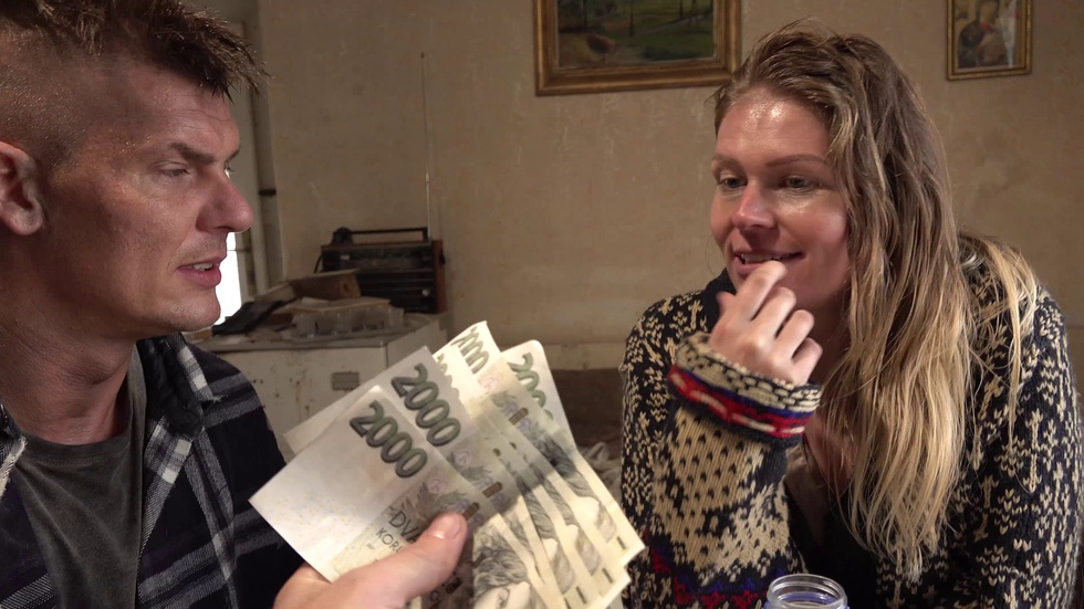 Food Porn Orgy with 28wk's pregnant!