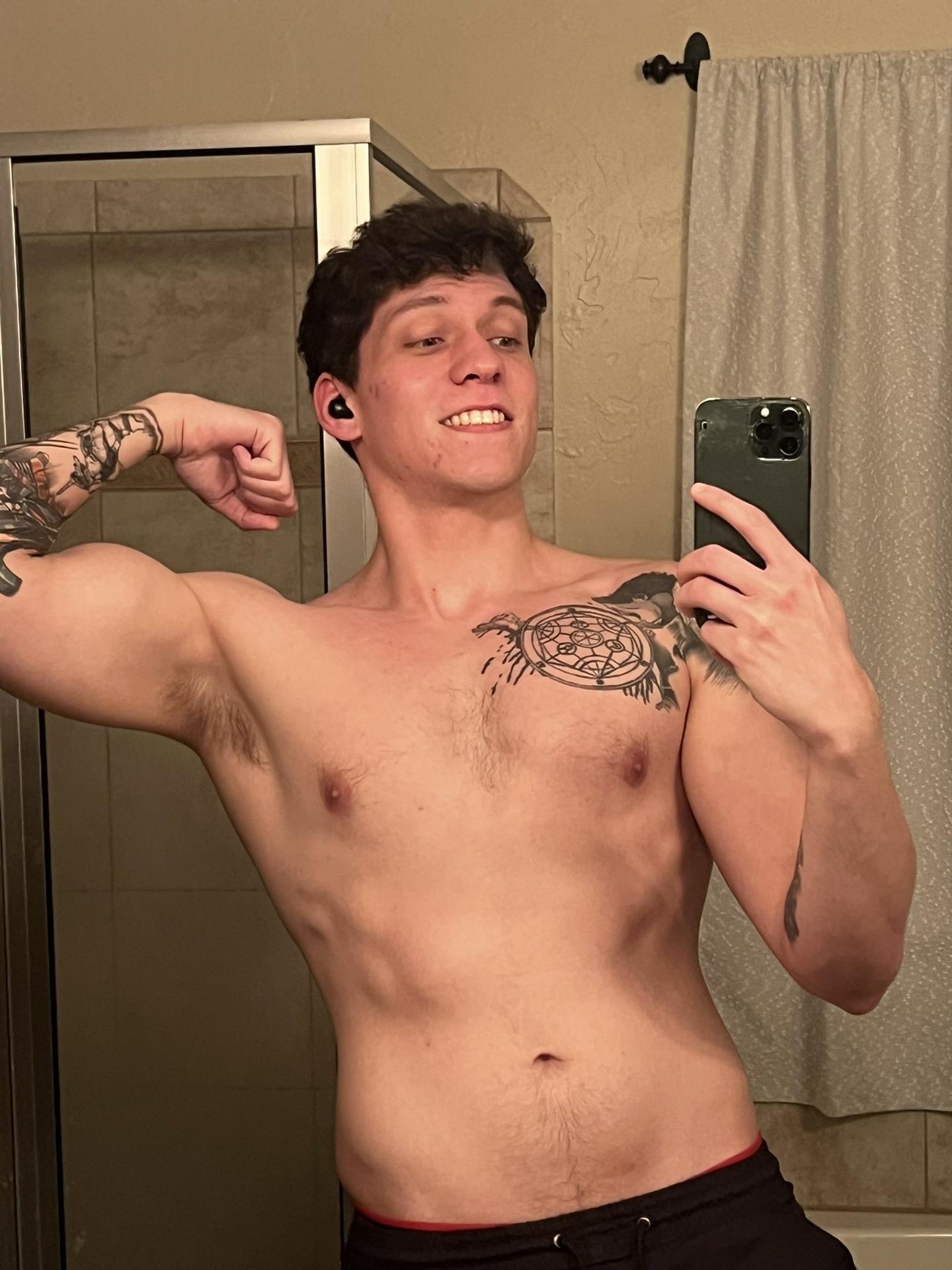 Photo HD Brock Reynolds - 4