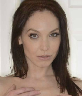 Tova Storm Casting Couch-HD