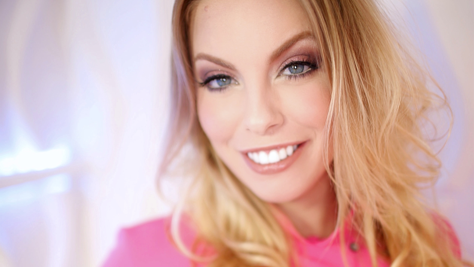 Swallow Salon Features Britney Amber A Busty Beauty Gives Great Head in 4K