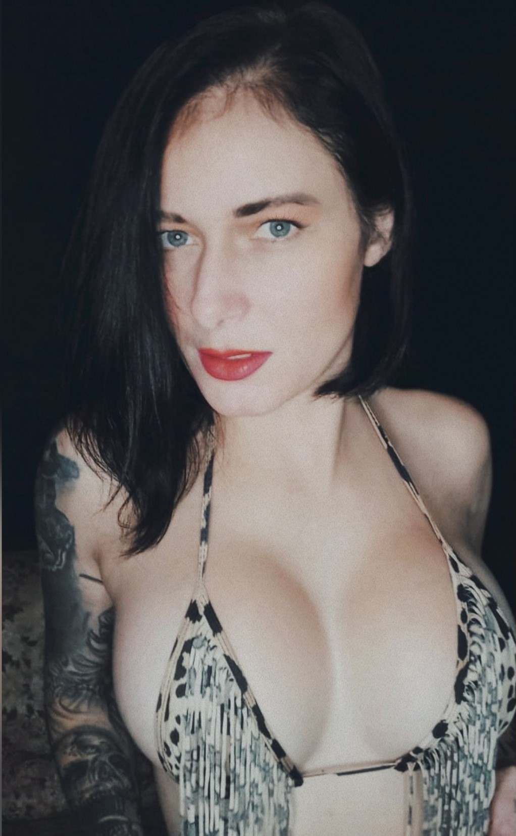 Cris Bathory Fisting