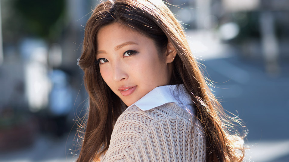 Emiri Momota: Special Edition For A Long Body