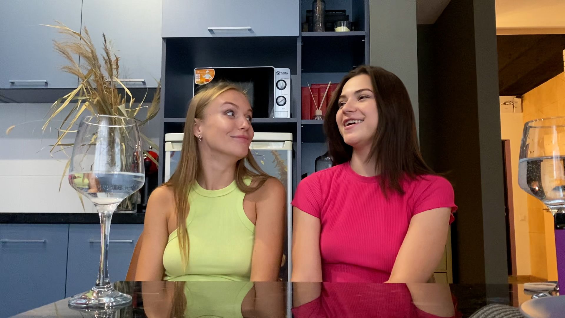 Strap-on Sutra October : Interview with Aislin & Hayli