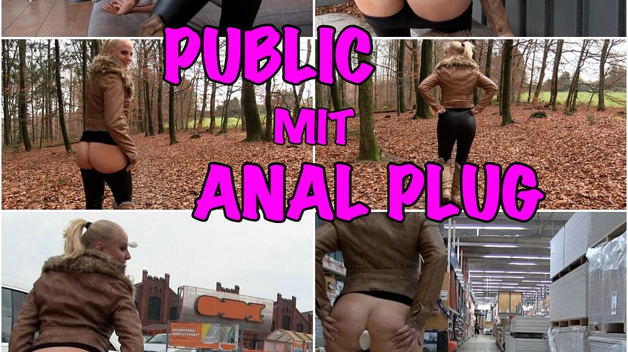 PUBLIC Anal Plug madness with a narrow leggings