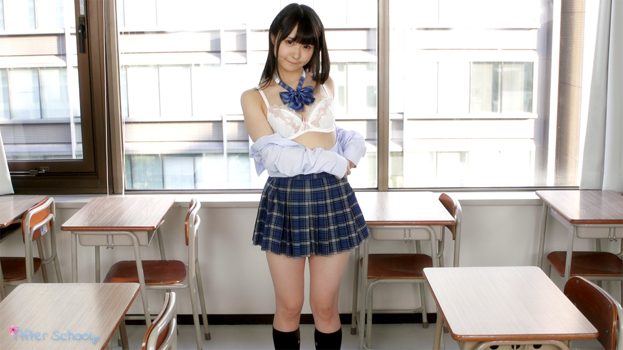 Momokis Tease