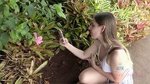 Niki Has the Best First Day in Hawaii!