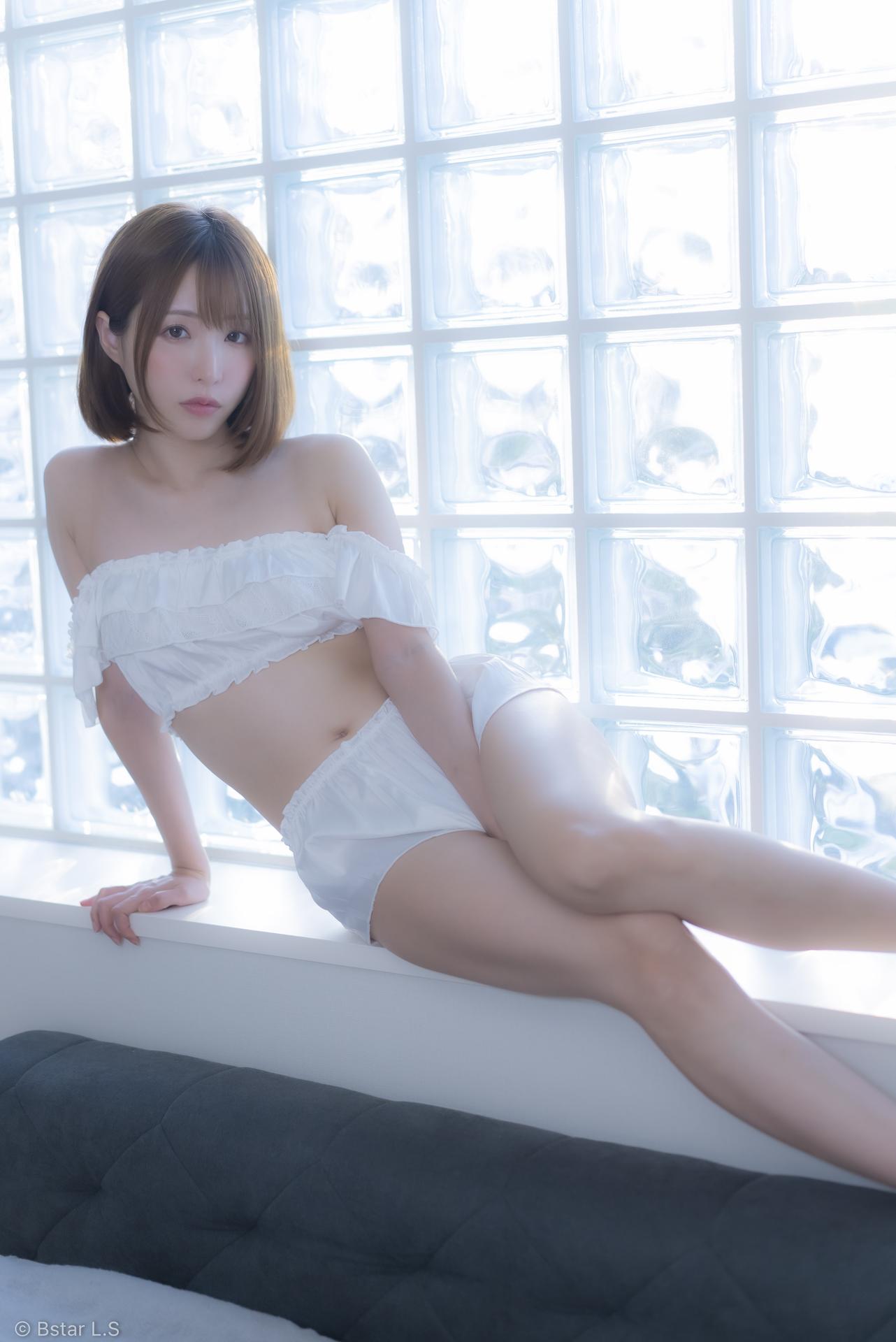 Moe Amatsuka Gorge profonde