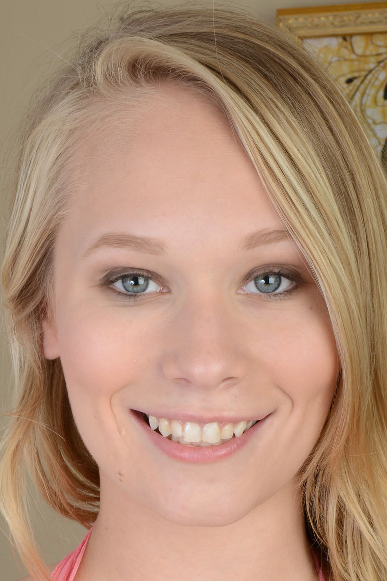 Photo HD Dakota James - 8