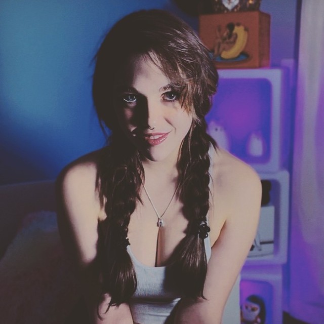 Photo HD Ellie Skyes - 2