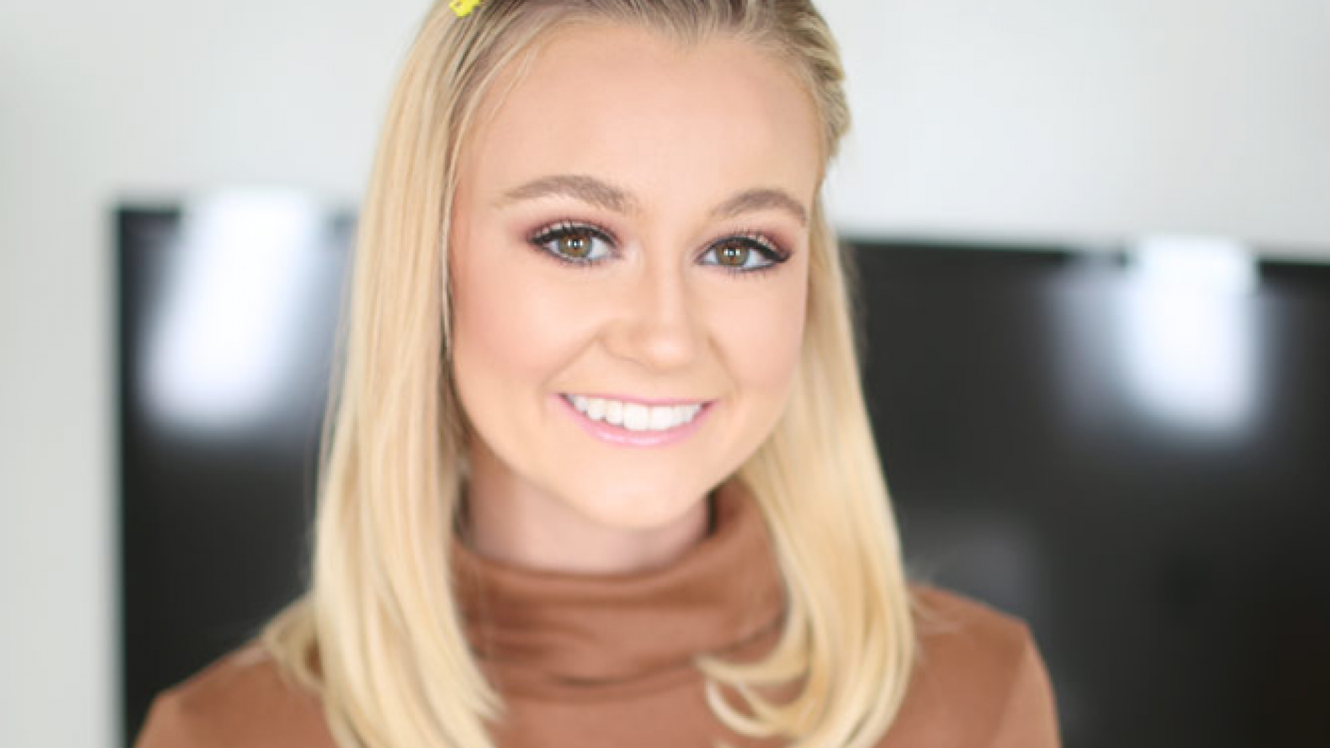 Kenzie Kai POV, Pretty Young Blonde Devours Cock and Cum