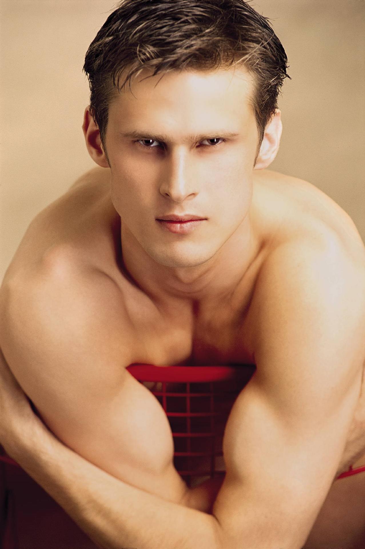 Kristof Junas Facial