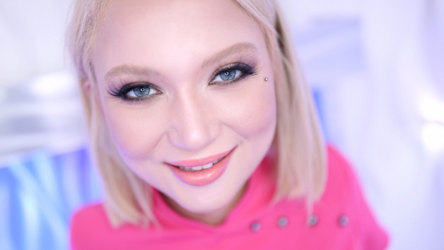 Swallow Salon Features Dakota Skye Giving Head and Swallowing Cum