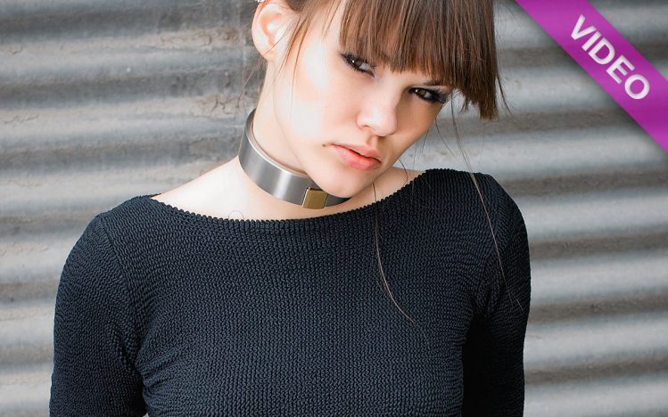 #036 Highstyle fashion w/ collar