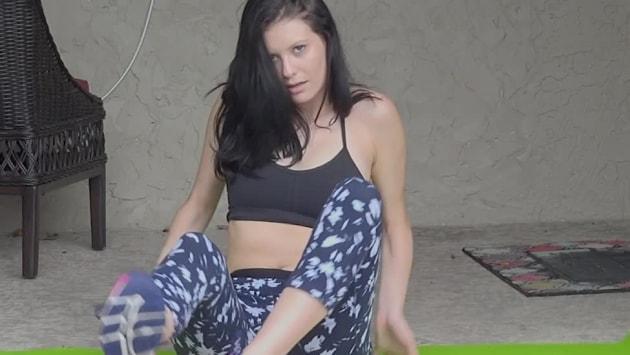 Jamie Green Does Some Yoga