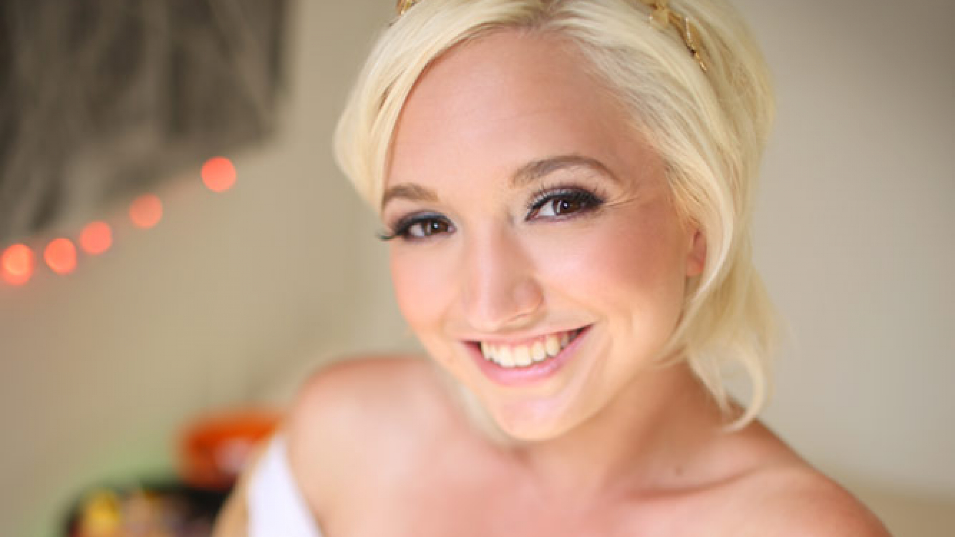 Eliza Jane Has a Sexy Halloween Party with Two Big Cocks