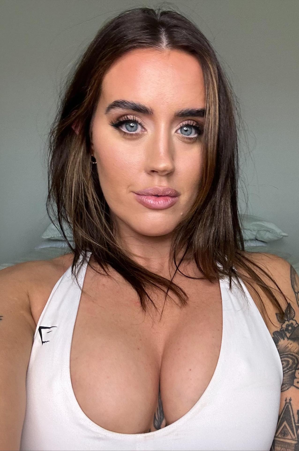 Jess Carter Fessée