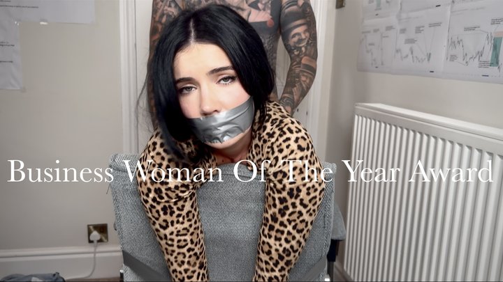 Tatti Catches Her Employee Wanking Over Her