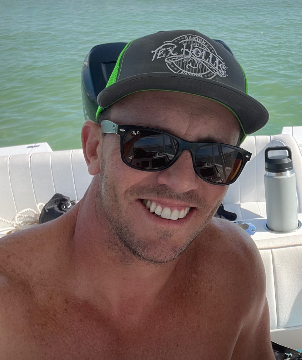 Kenny Kumshot Fessée