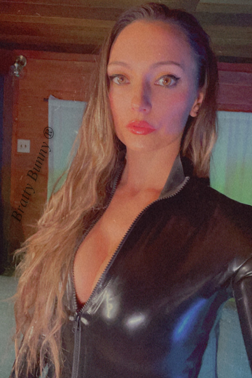 Photo HD Bratty Bunny - 10