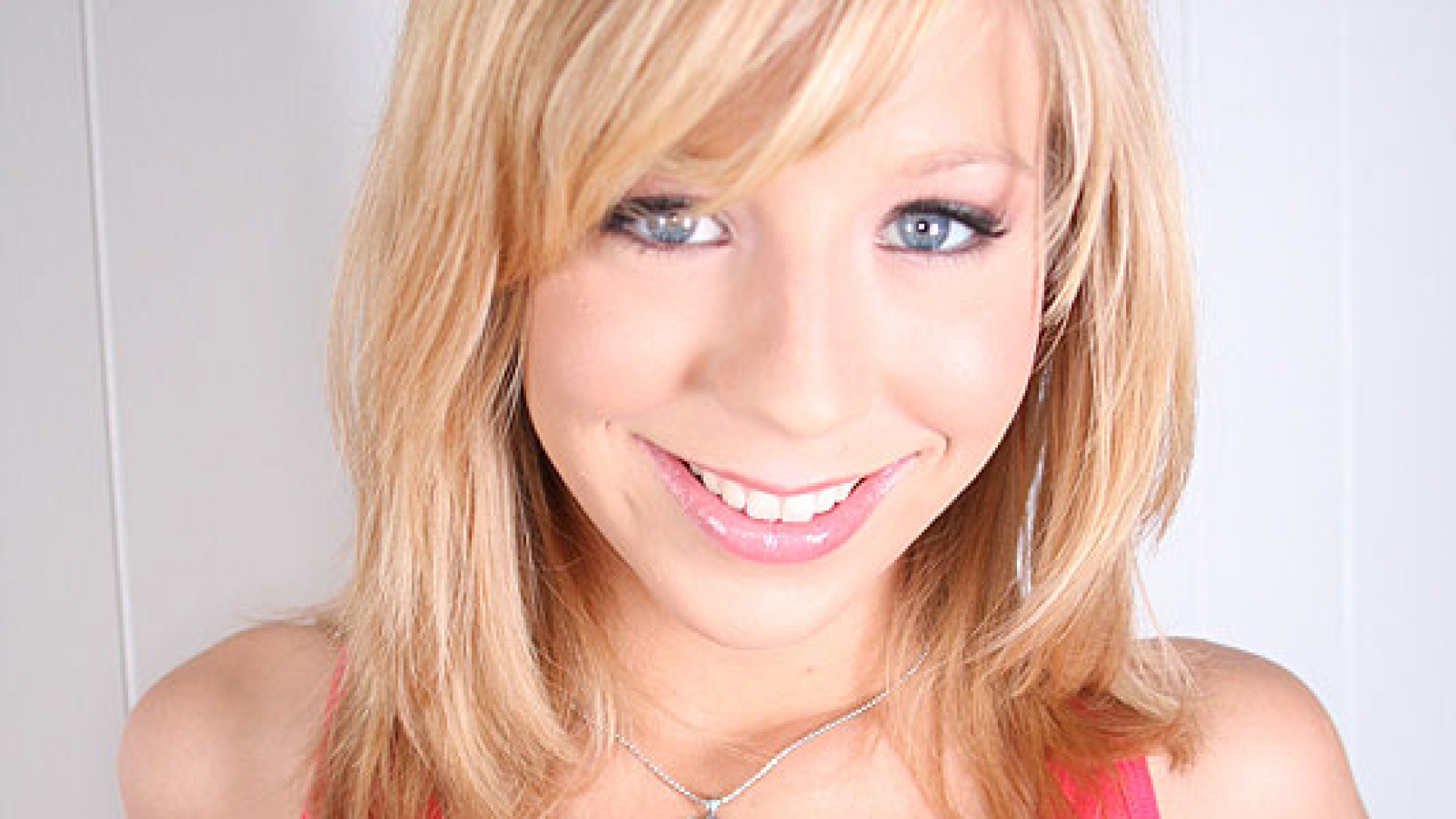 Chase Loves to Give Head and Swallow Sperm