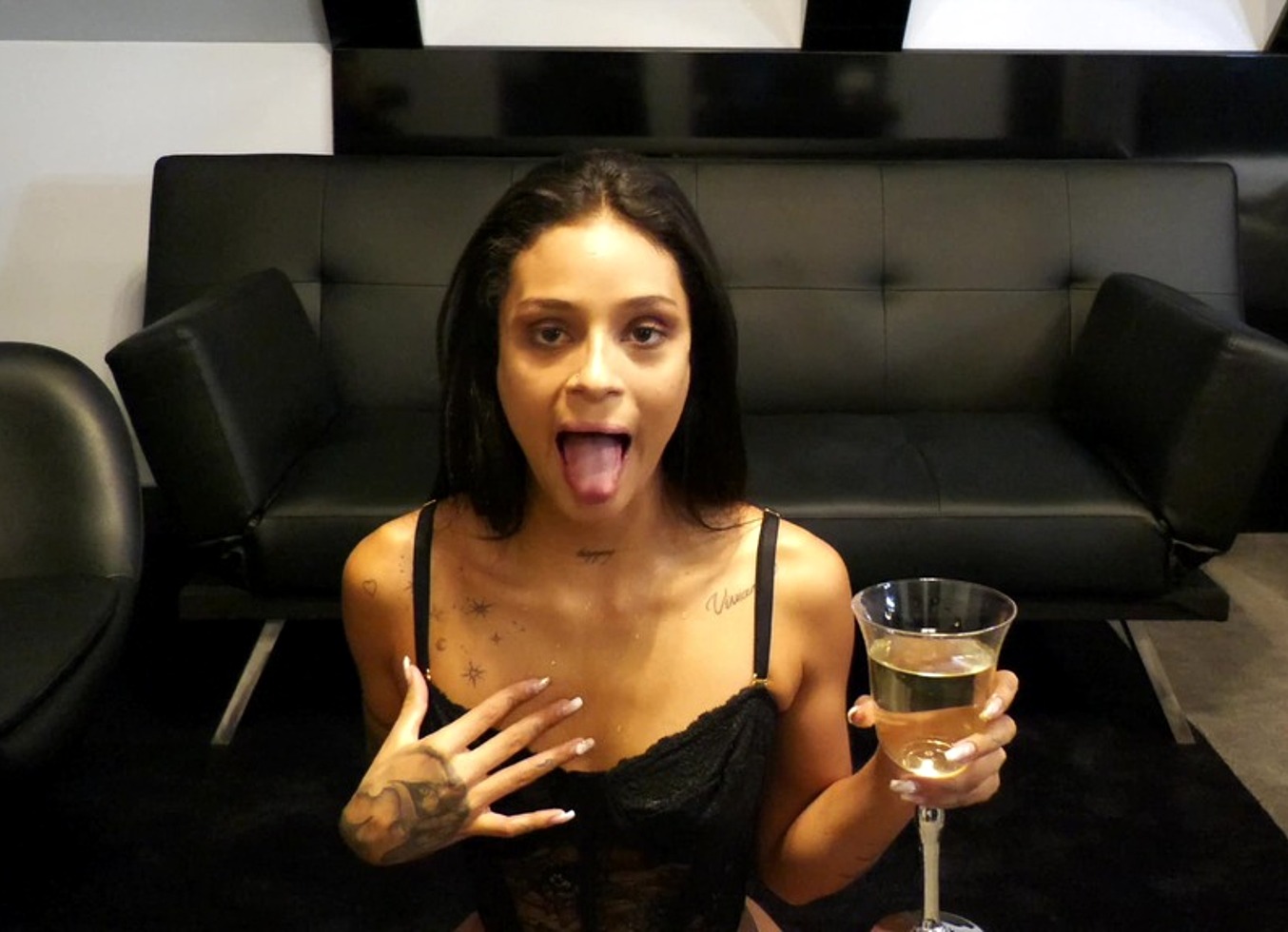 Real Life Porno 32: Breiny Zoe - Rimming, Piss Drinking and Hard Sex.