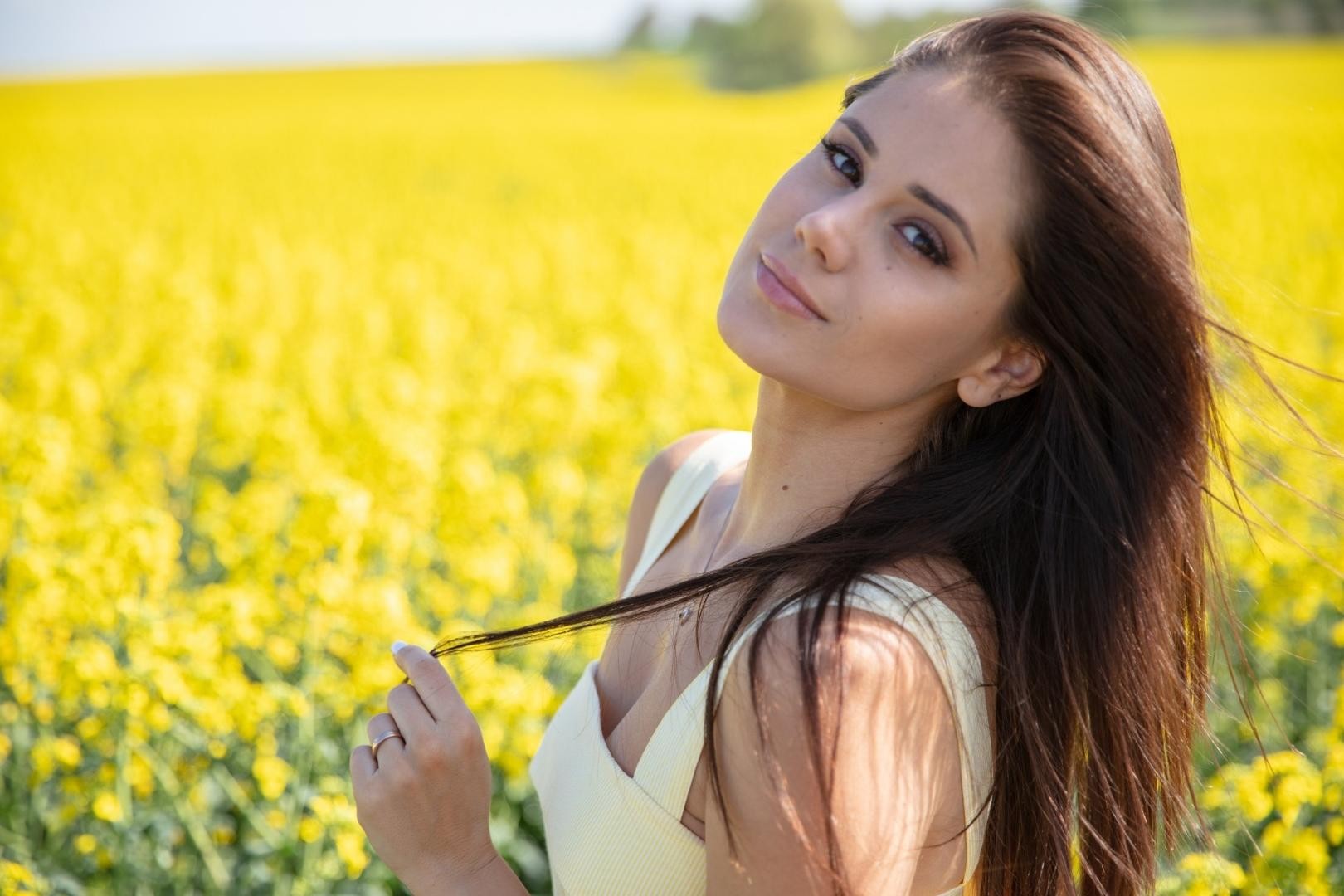 PORNLIFESTYLE - shooting day with Little Caprice