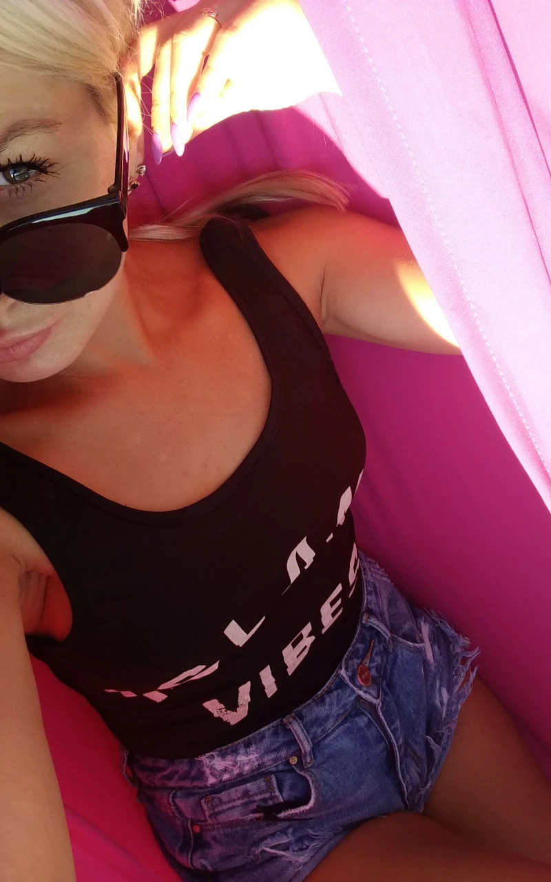 Alena LamLam True Amateurs