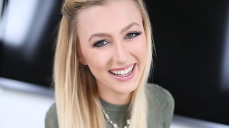 Alexa Grace POV, Tall Leggy Blonde Loves to Fuck and Swallow