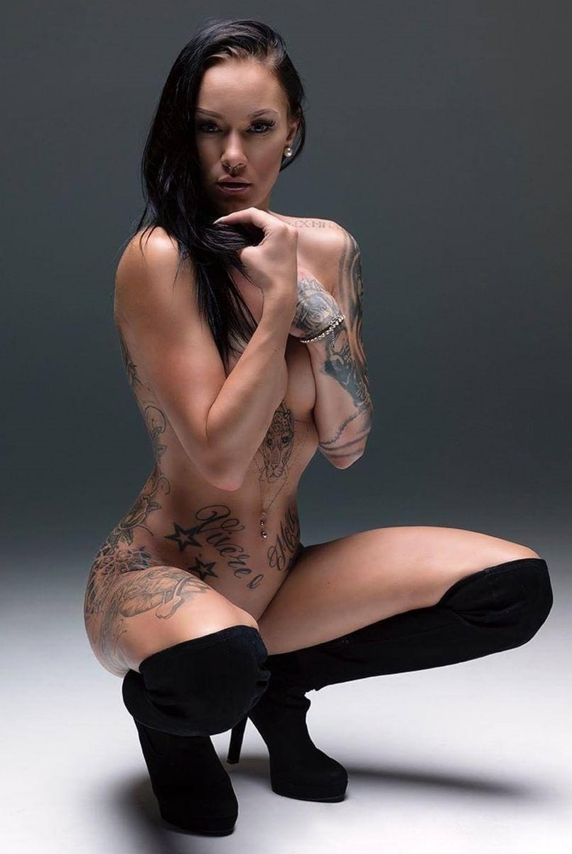 Photo HD Izzy White - 2