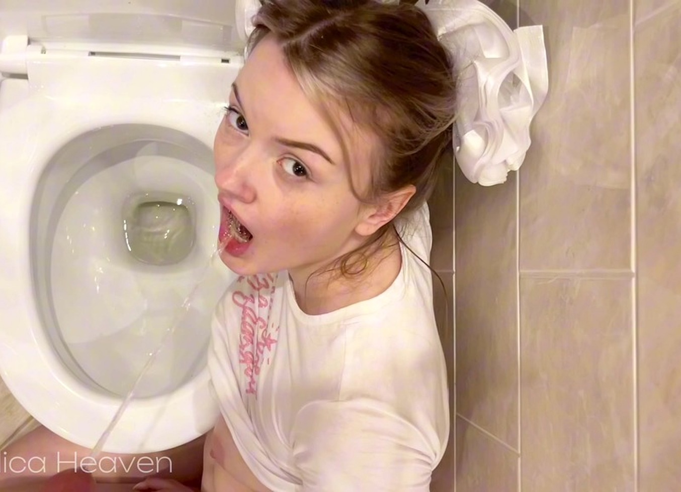 My stepdaddy pissed on me in the toilet and made me drink his urine