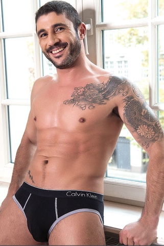 Photo HD Max Toro - 2