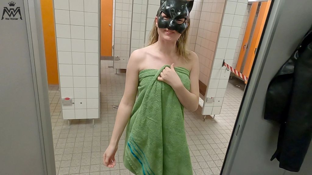 Sex in the swimming pool
