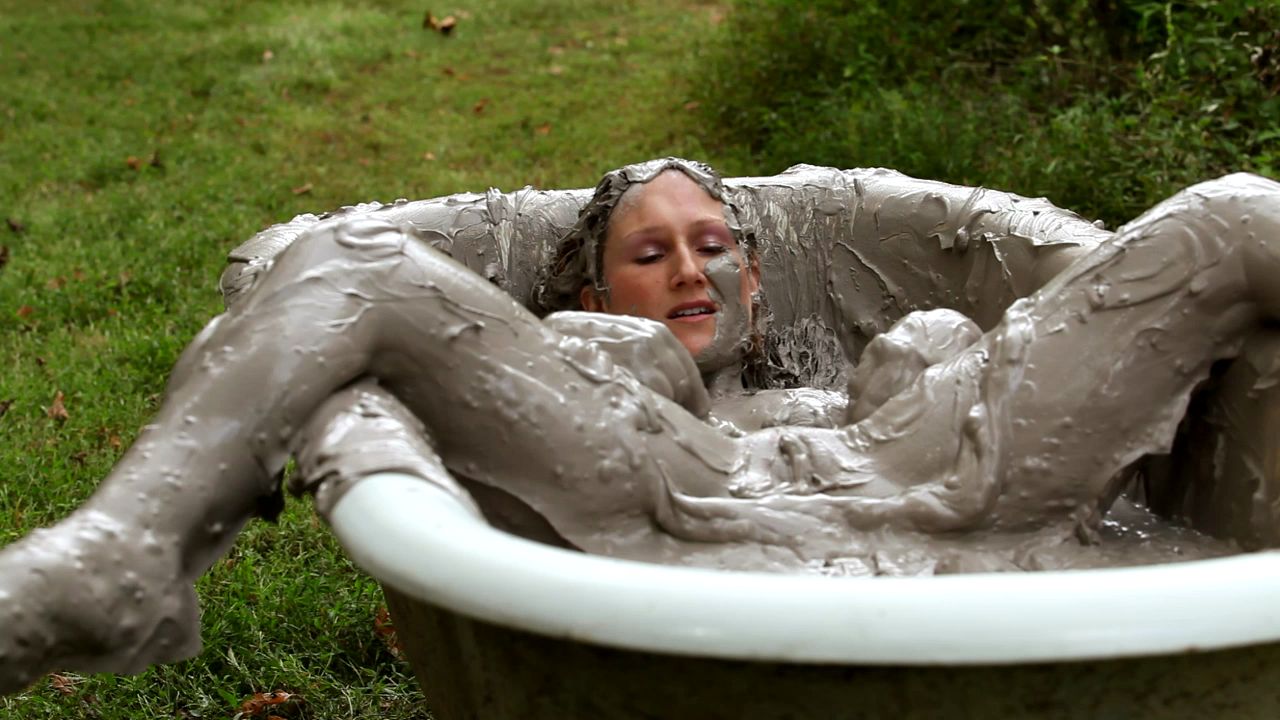 Gen in the Mud Tub