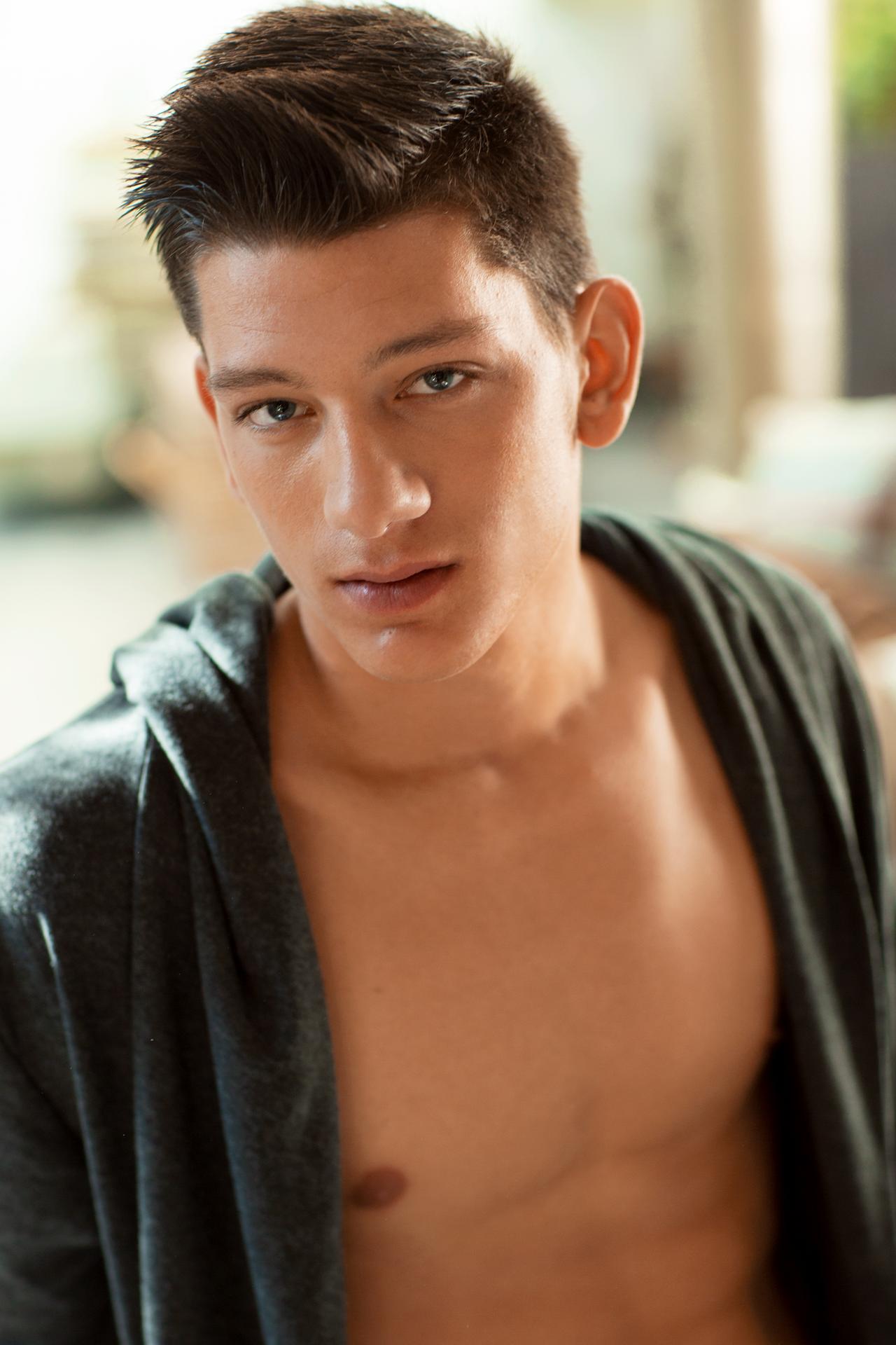 Photo HD Dean Cullen - 1