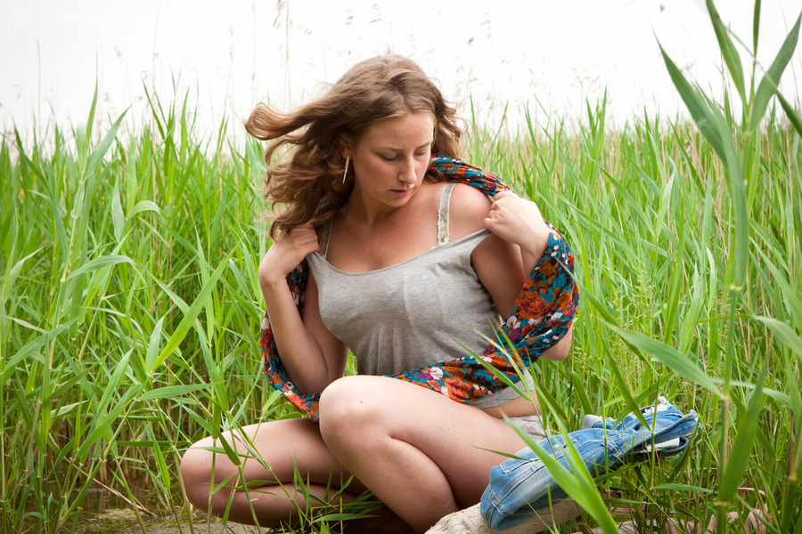 Nude Girls Full bush outside Nichole