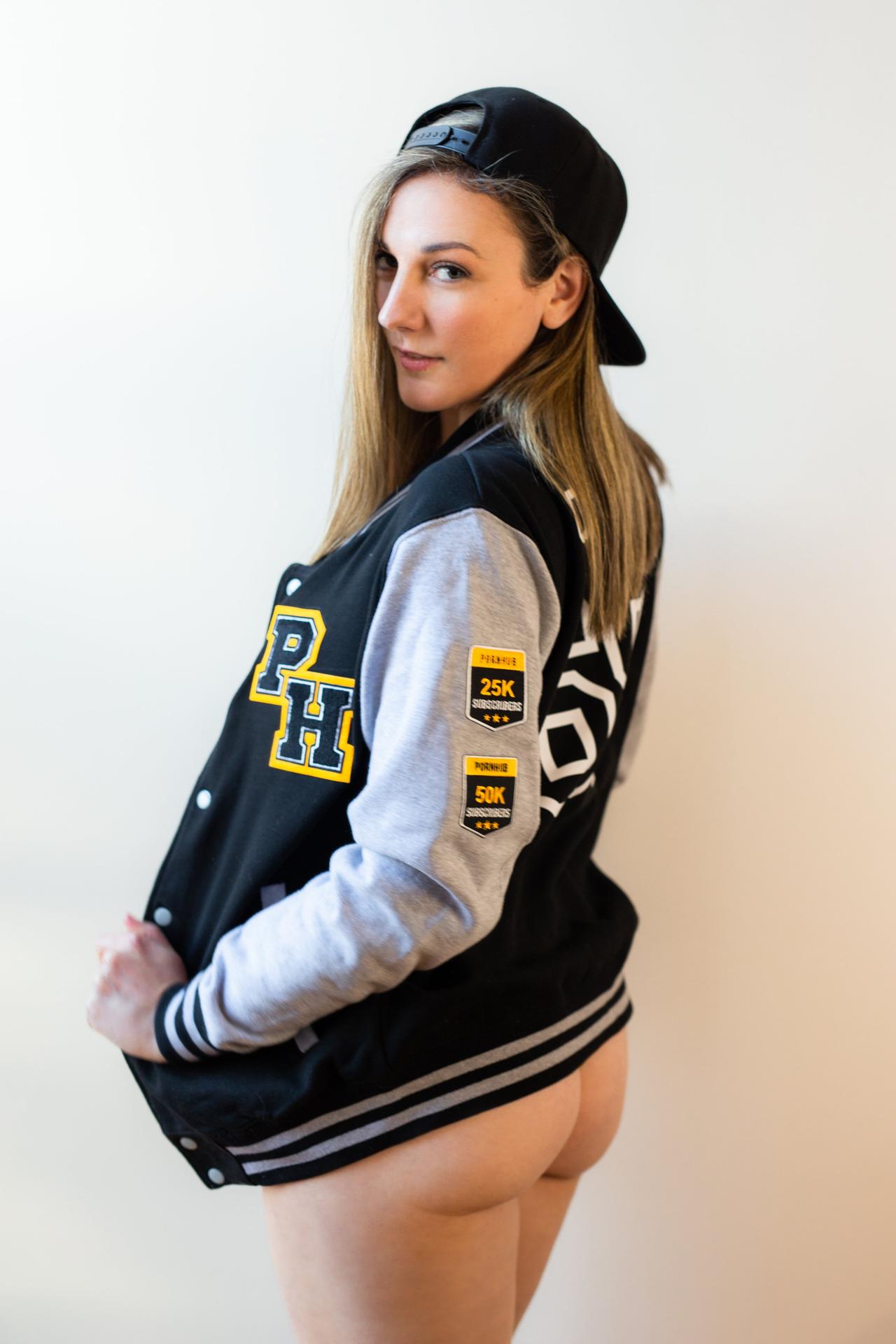 Clara Dee Domination