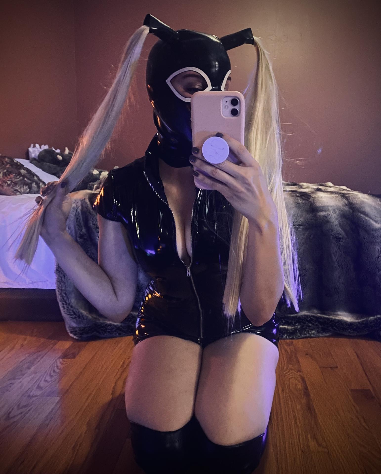 Kitty Darlingg Fisting