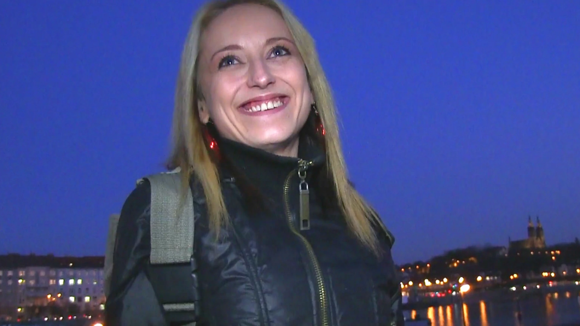 A Tight Pussy Ride For Stranger Pretending To Be An Agent
