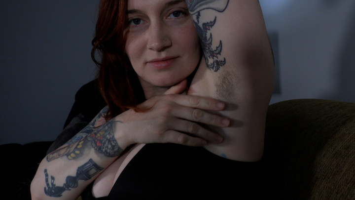 Fucking Mom's Au Naturale Pussy