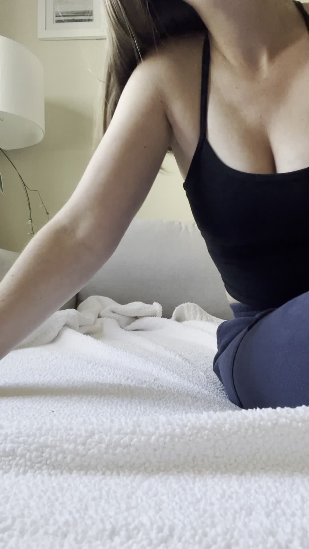 Smell Step-Mommy's stinky butt and get your cummies out