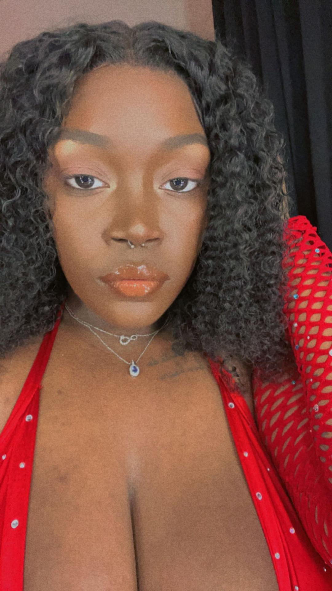 Tapout Queen Interracial