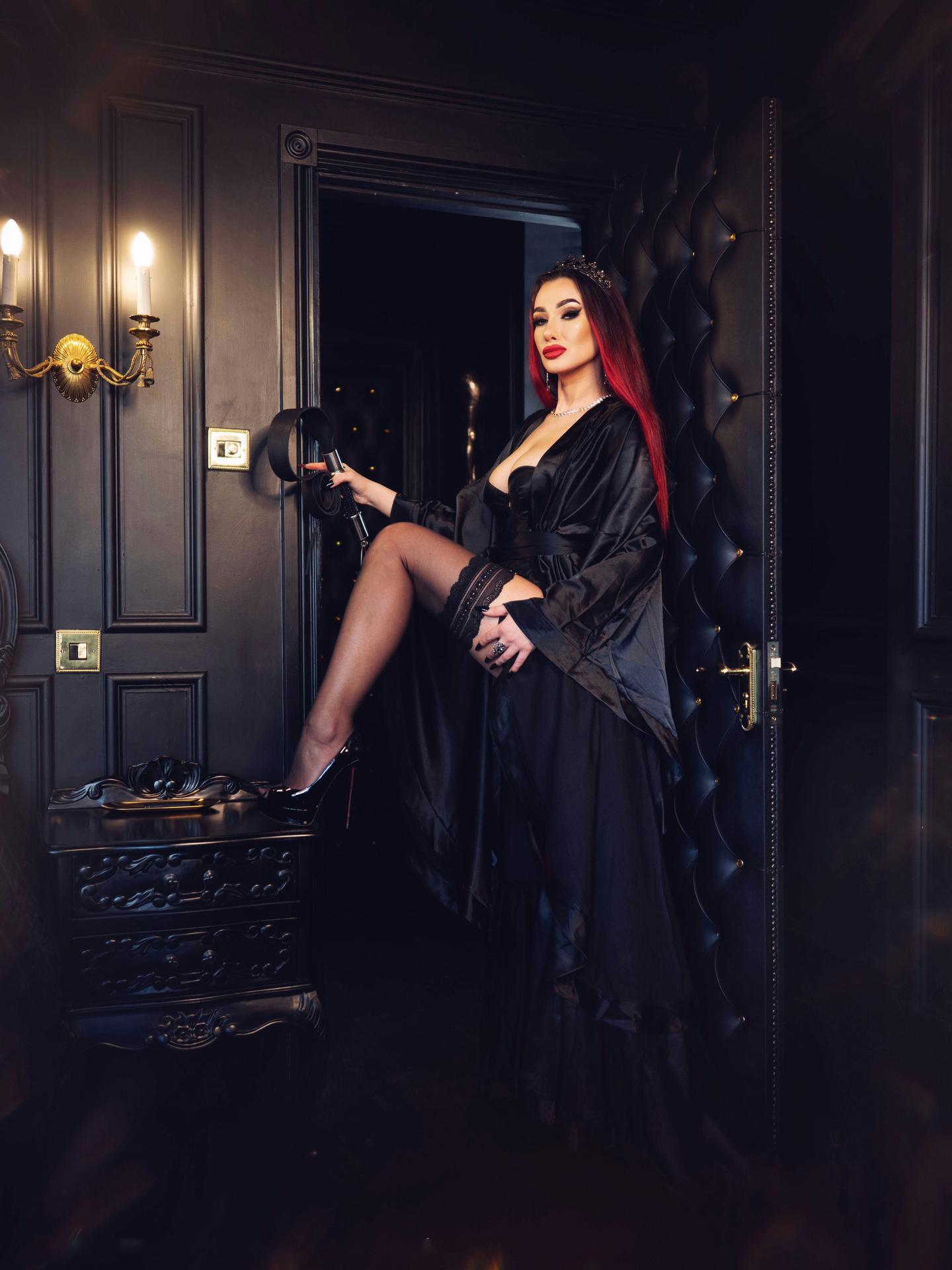 Mistress Amanda