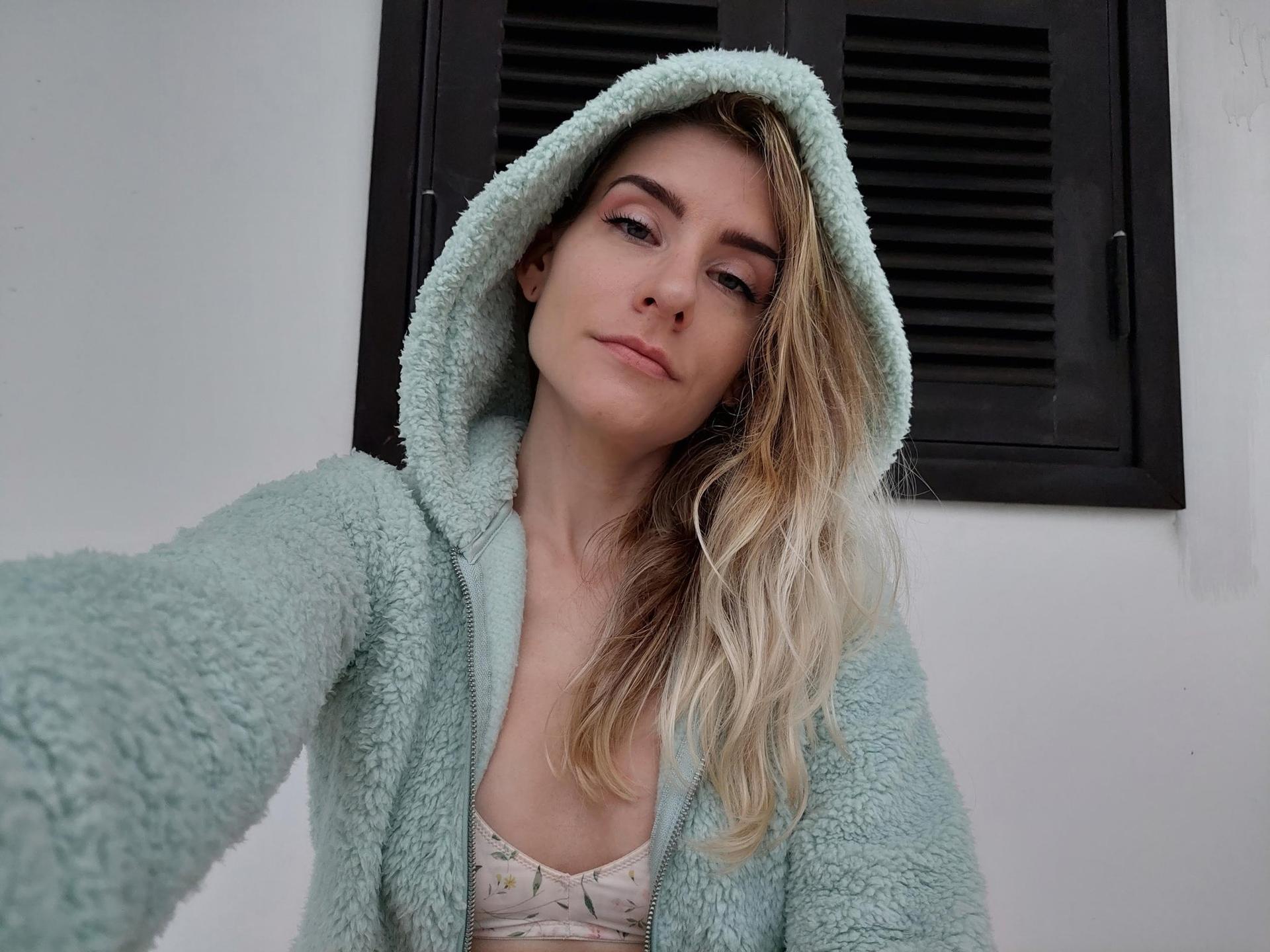 Emmaterrestrial Photo 6