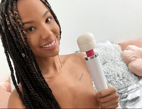 SUPERPRIVATE - Romy Indy