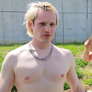 Bob Blond Masturbation