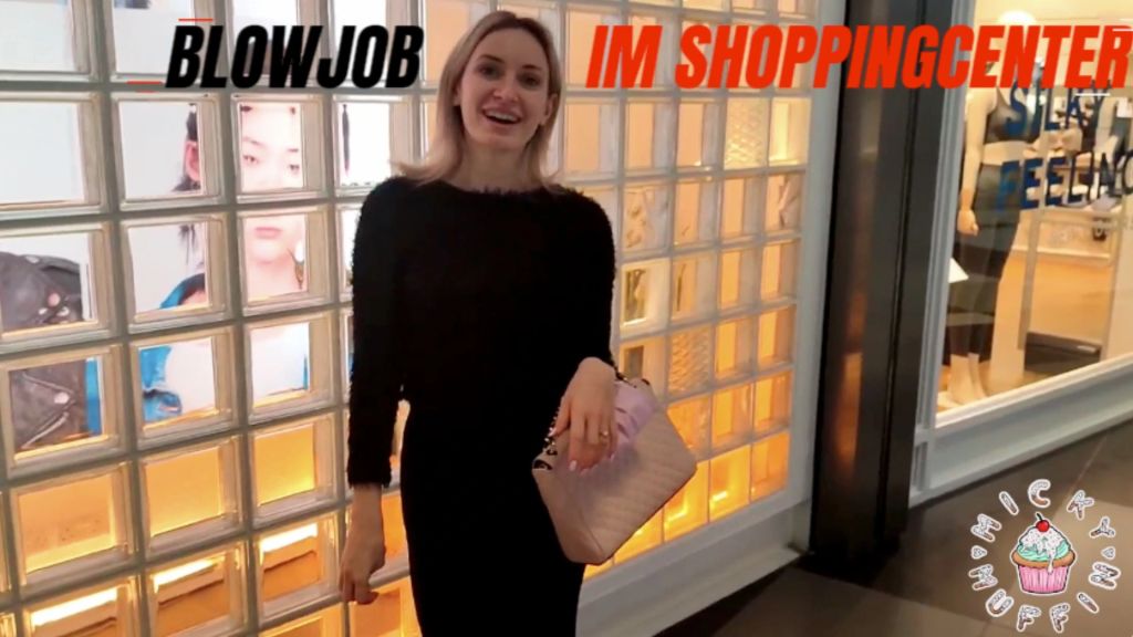Blowjob in the shopping centre😈🍆💦