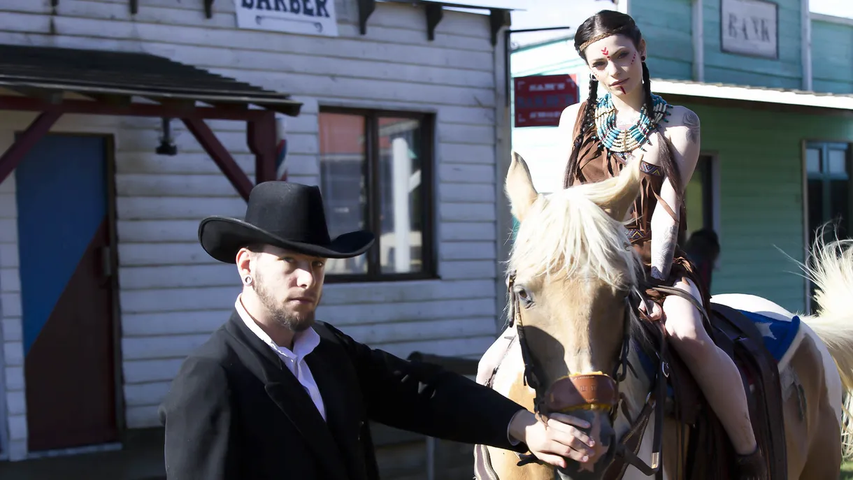 A distracted prison guard