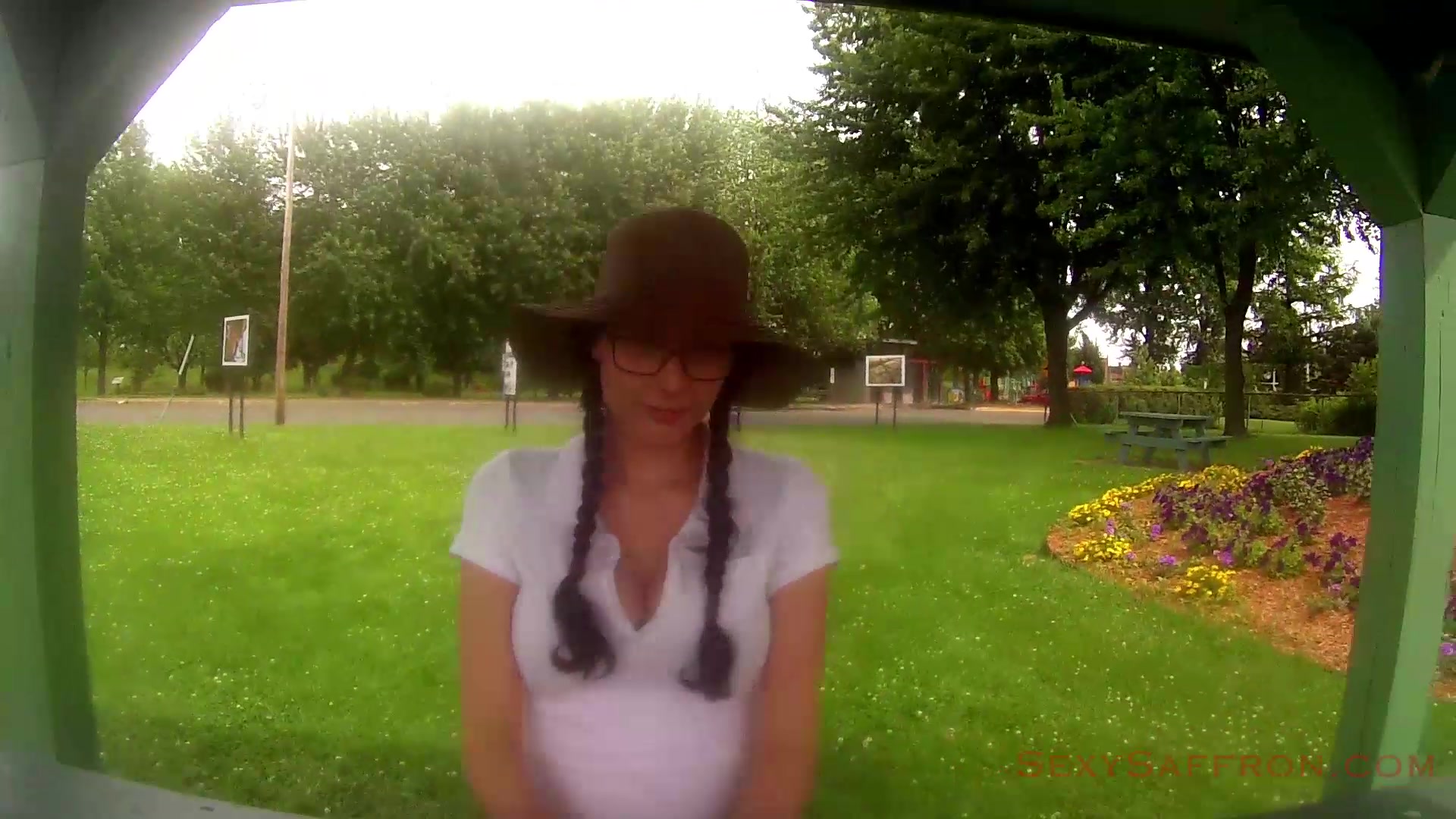 Public Sex with Creampie at the Park